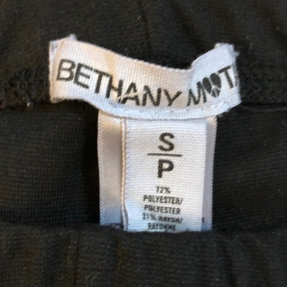 2 pair women’s leggings size S, one PINK - Picture 4 of 6